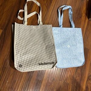 Lululemon Geometric Gray and Sky Blue Reusable Tote bags